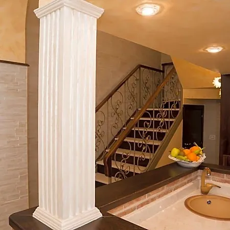 Annamaria Otel Katanya